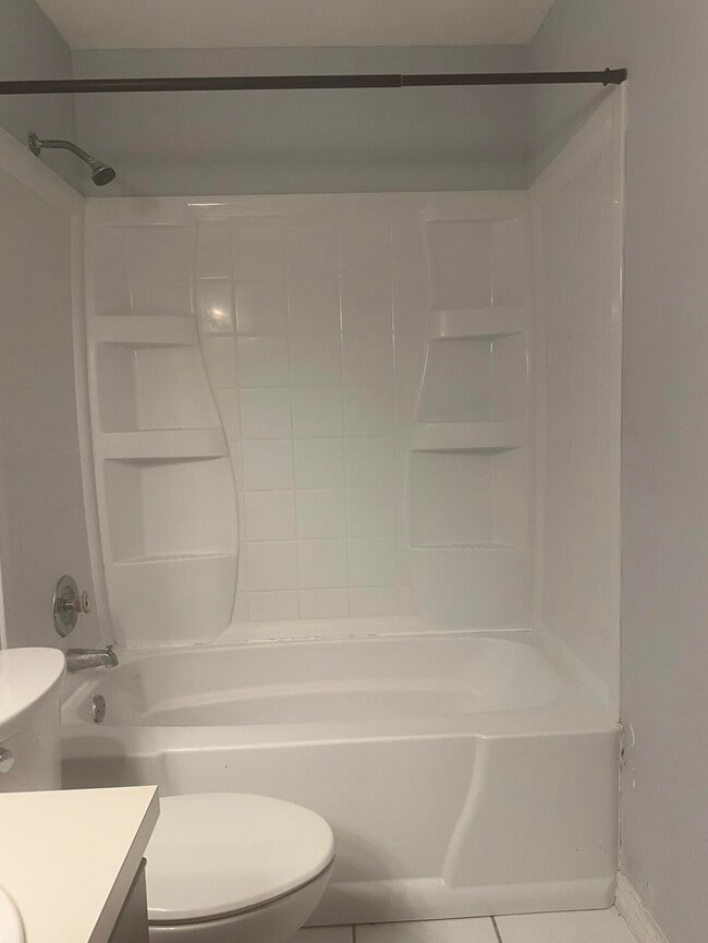 Building Photo - 379 SW Jeanne Ave