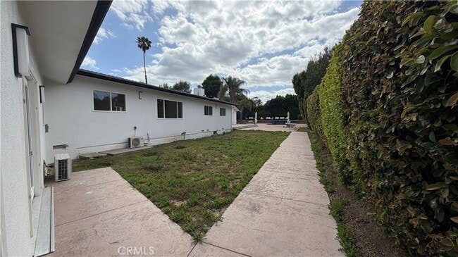 Building Photo - 5855 Shirley Ave