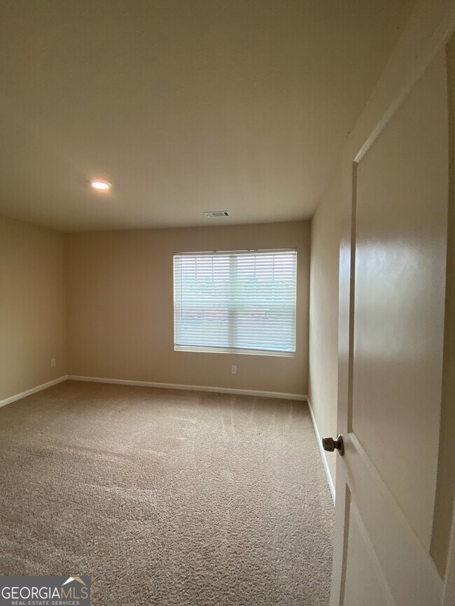 Building Photo - 347 Augusta Woods Dr