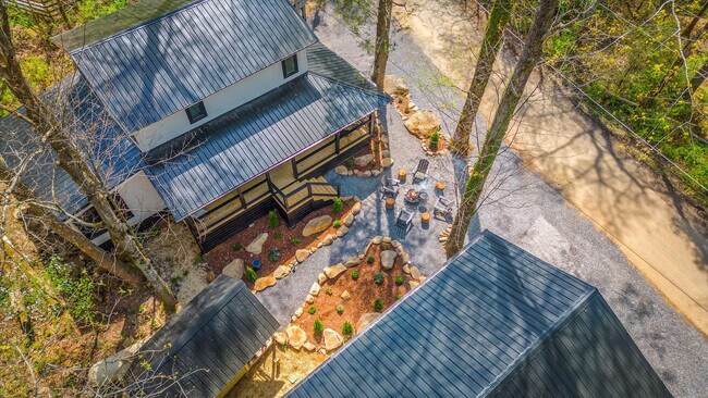 Building Photo - 152 Baxter Rd