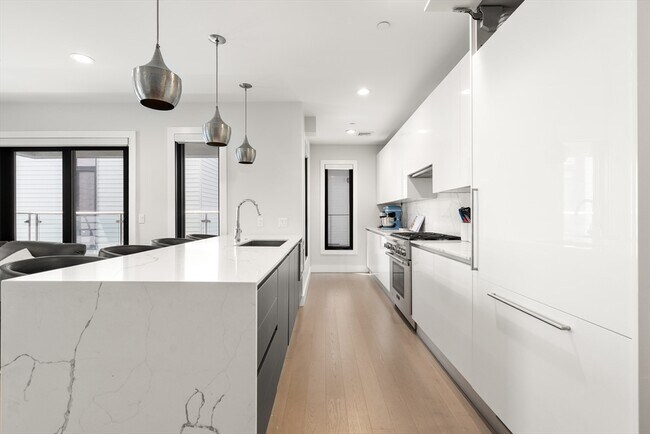 Building Photo - 39 A St