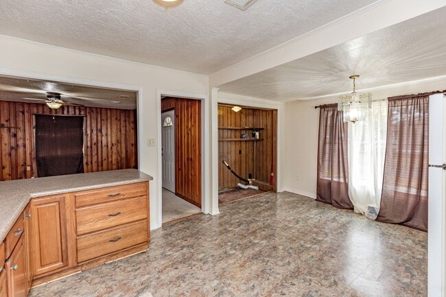 Building Photo - Cozy 2-Bedroom Home in Pascagoula