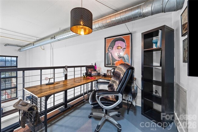 Building Photo - 715 N Graham St