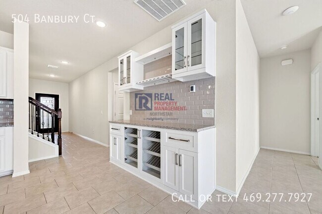 Building Photo - 504 Banbury Ct
