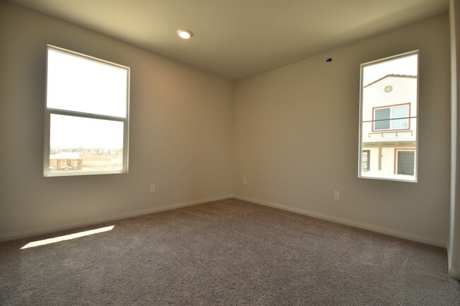 Building Photo - 656 Martina St