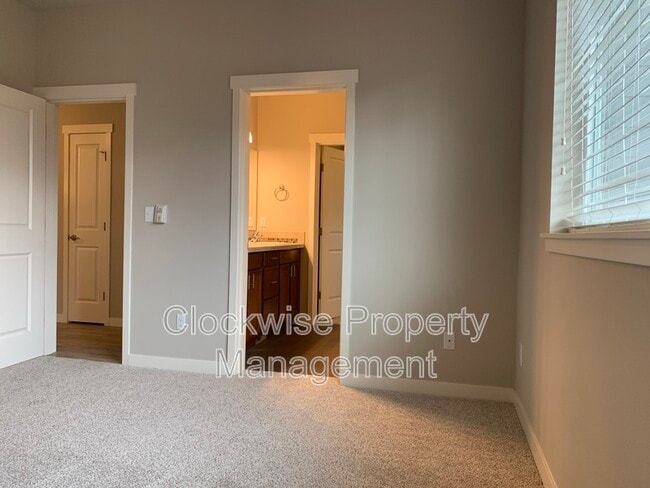 Building Photo - 11457 Portage Pl NW
