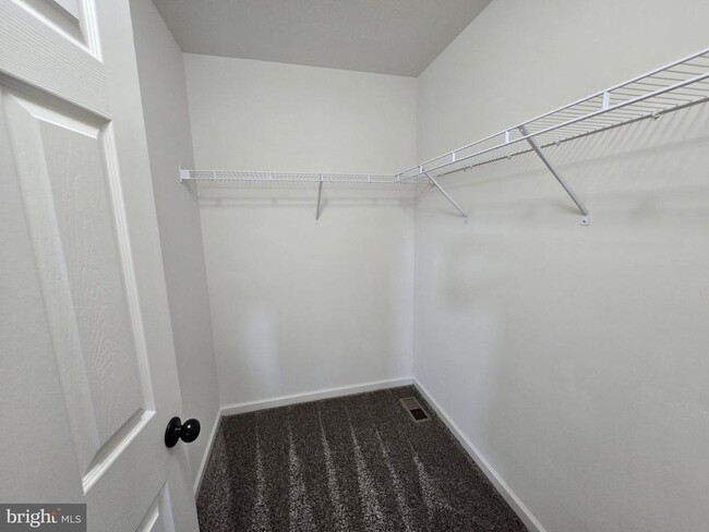Building Photo - 633 Kincaid Ave