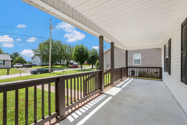 Building Photo - 2149 Hollandale Cir