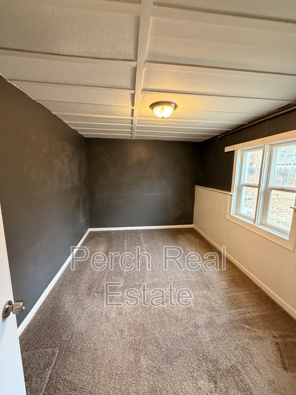 Building Photo - 107 S Kendall St