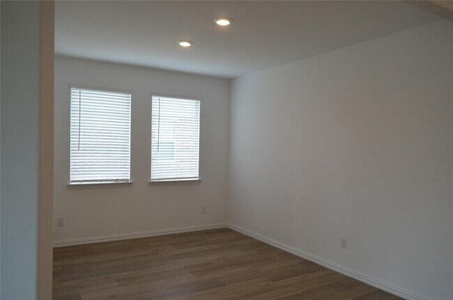 Building Photo - 7924 Lindheimer Ln