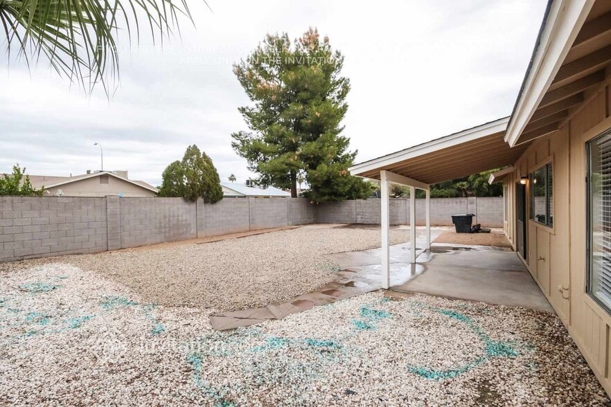 Building Photo - 3630 W Carla Vista Dr