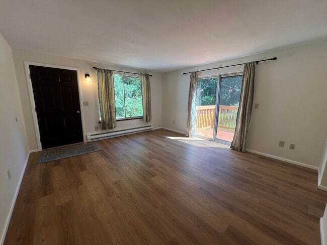 Building Photo - 1496 Saddle Club Rd SE