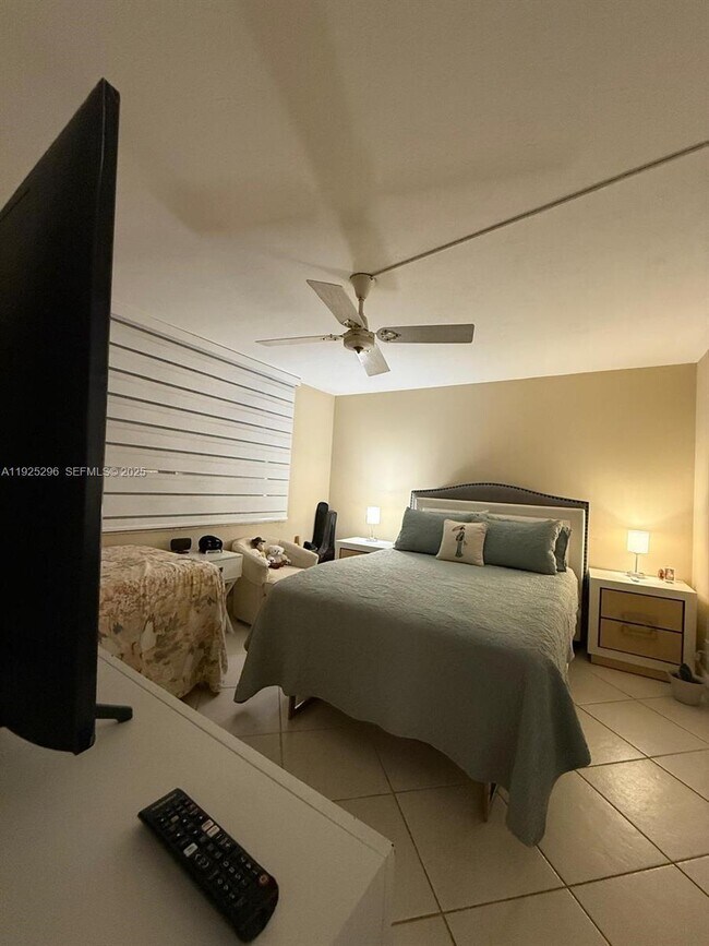 Building Photo - 1470 NW 80th Ave