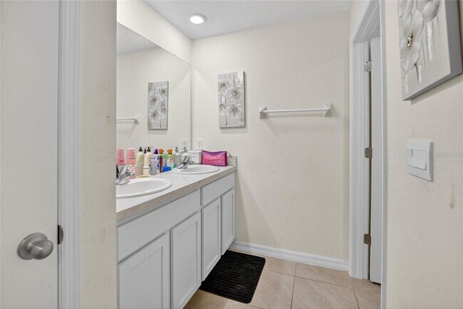 Building Photo - 2841 Gumbo Limbo Dr