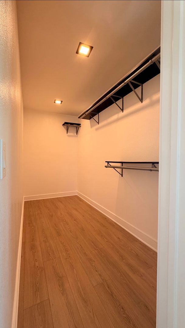 Building Photo - 8861 La Zana Ct