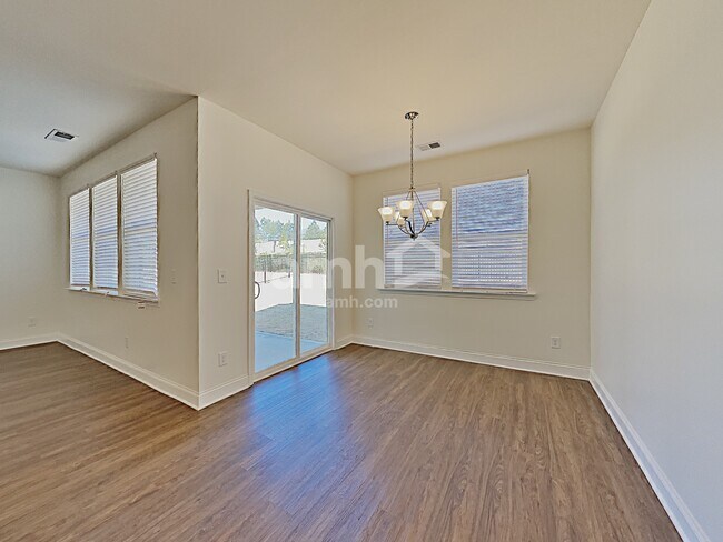 Building Photo - 214 Lake Vista Dr