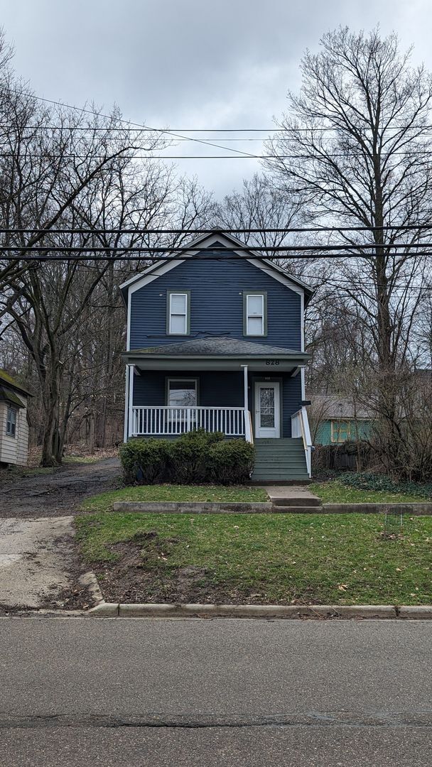 Primary Photo - 5 Bedroom Home in Kalamazoo