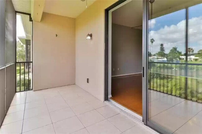 Building Photo - 7230 Hamilton Rd