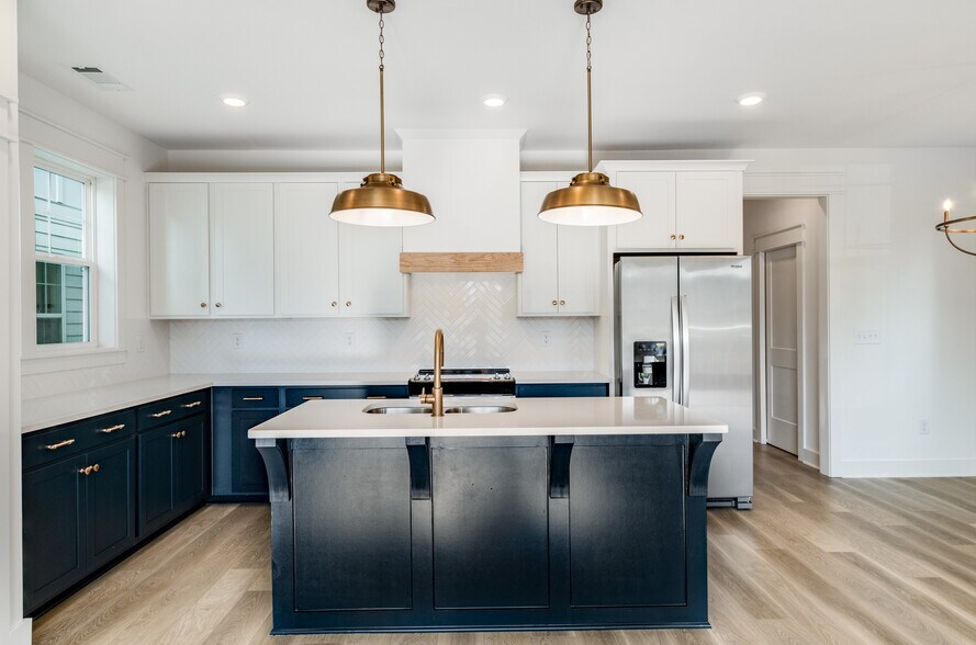 Building Photo - 153 Oasis Dr