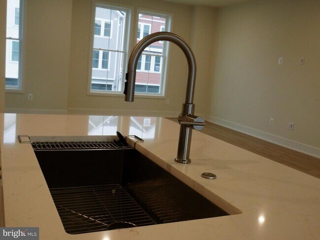 Building Photo - 120 Galaxy Pl