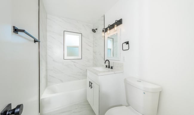 Building Photo - Modern 3-Bedroom Home in Paradise Hills (9...