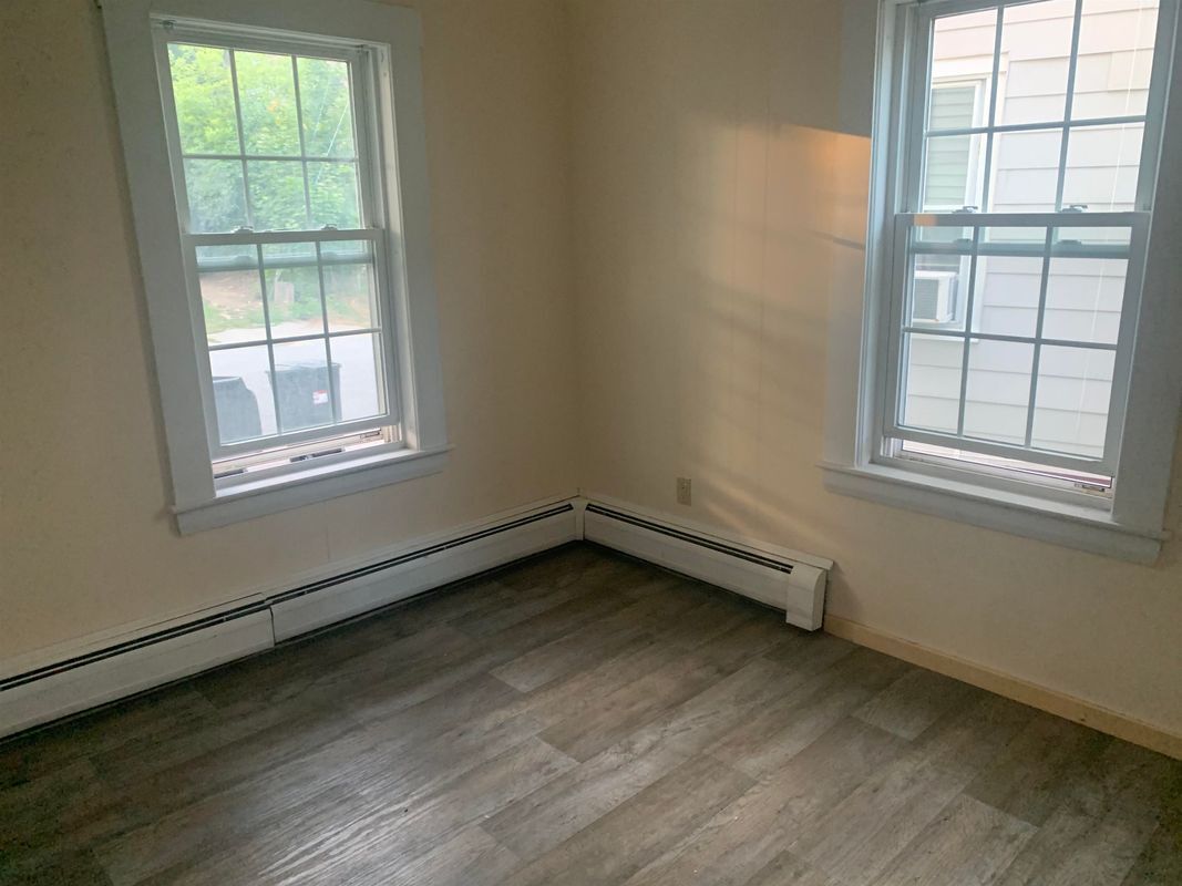 Building Photo - 22 Spring