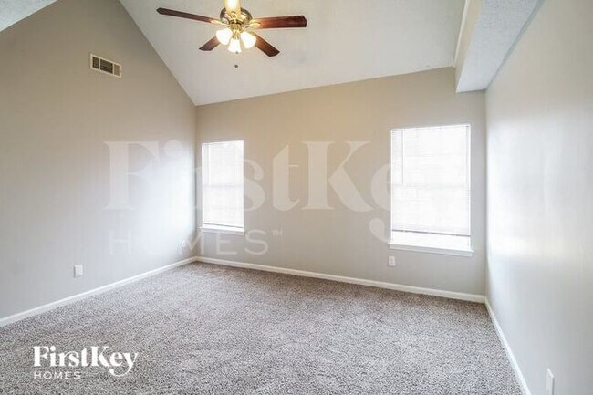 Building Photo - 670 Burtons Cove