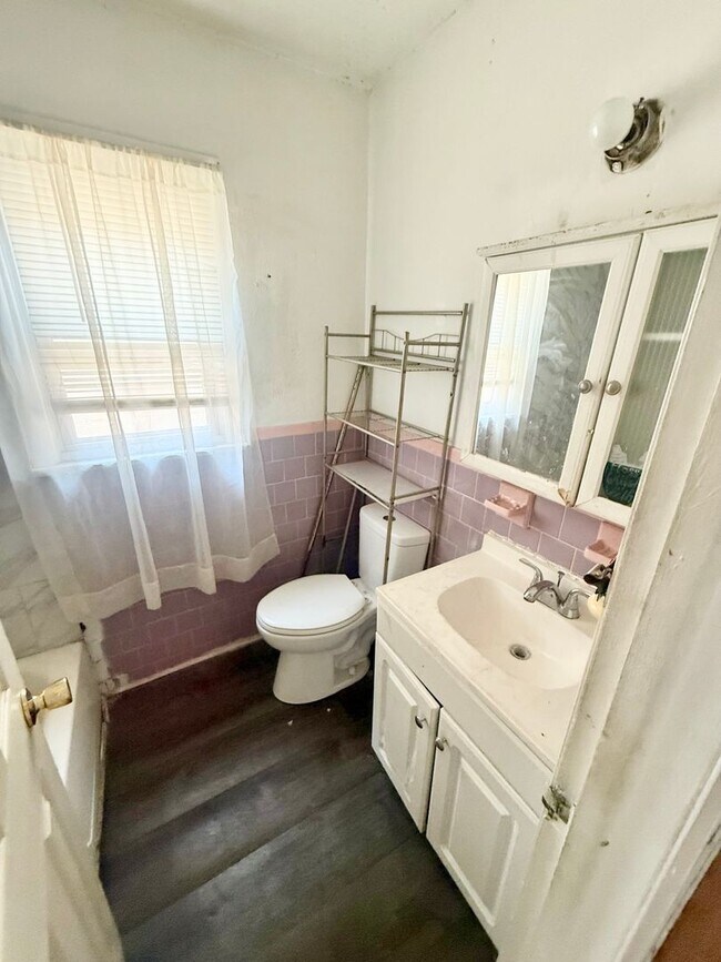 Building Photo - Owner Financing / Easy Path To Being A Homeowner