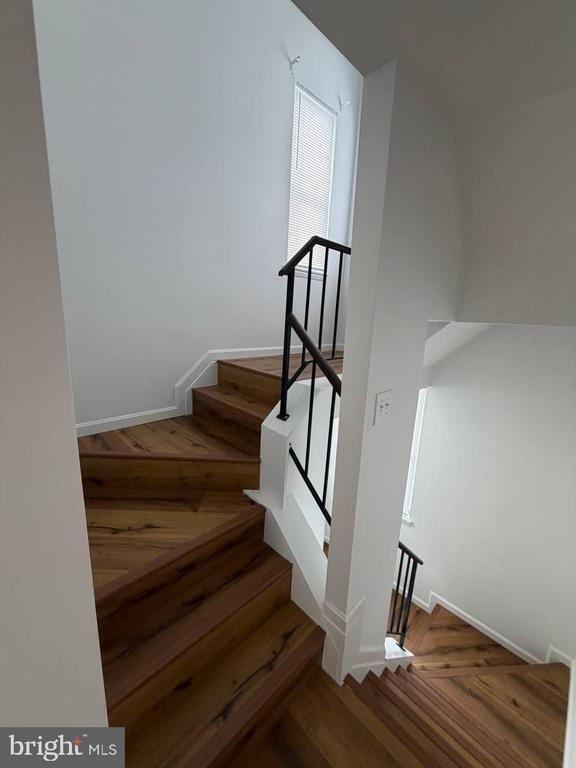 Building Photo - 7812 WHISTLING Ct