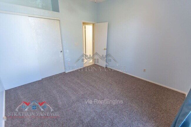 Building Photo - 4725 E Brown Rd