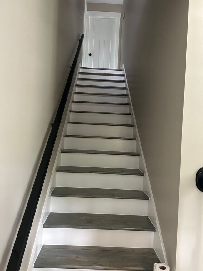 Building Photo - For Rent: Like New 3-Bedroom 2.5 Bath Home...