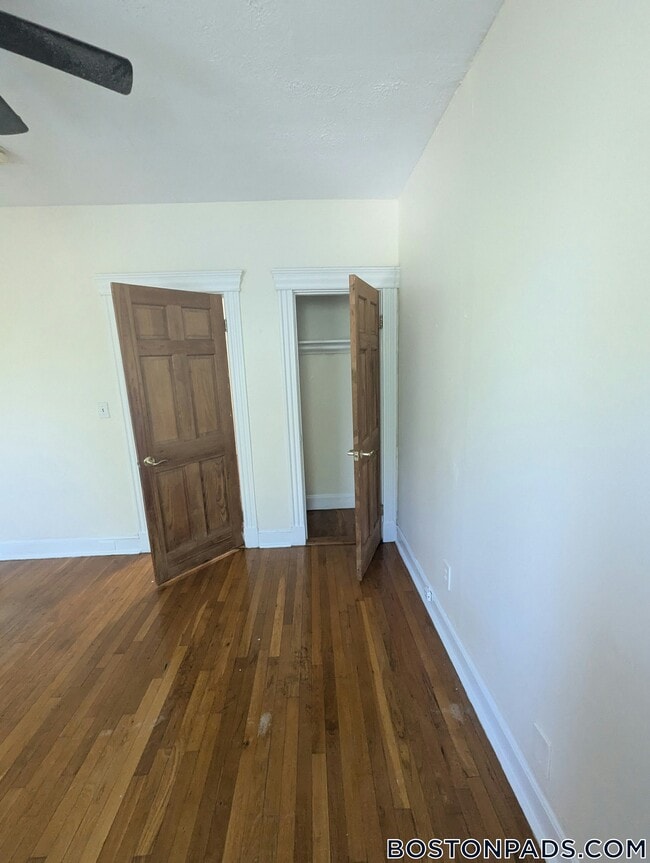 Building Photo - 364 Riverway