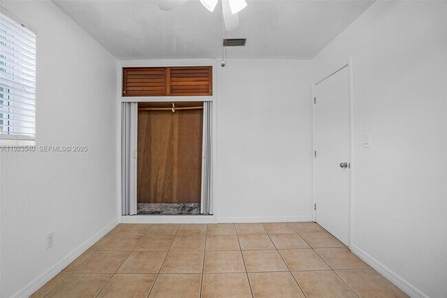 Building Photo - 601 SW 64th Pkwy