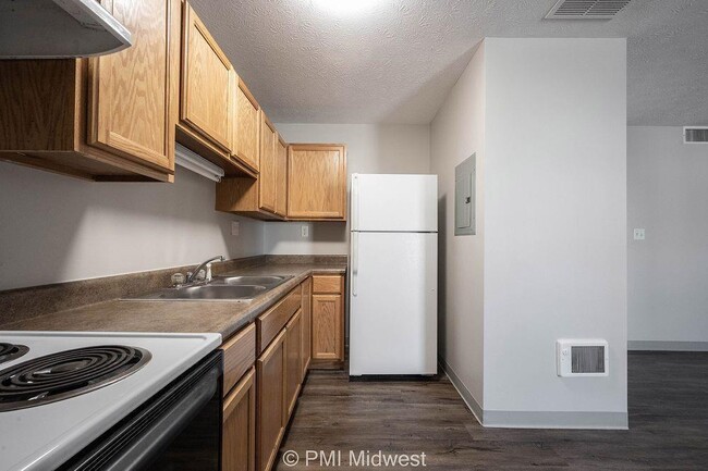 Building Photo - 1702 W Michigan St