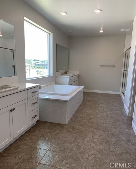 Building Photo - 646 Athos