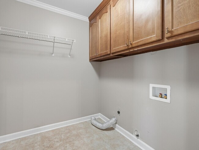 Building Photo - 2819 Willowick Tr SE