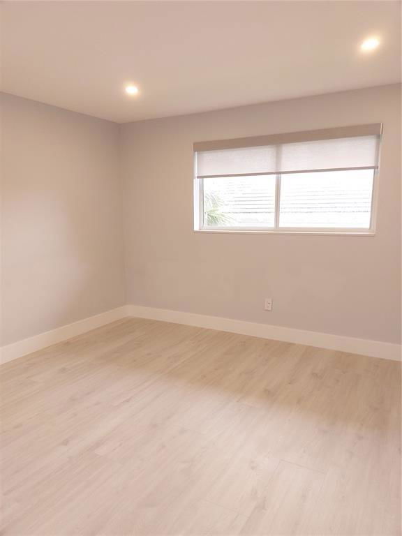 Building Photo - 2115 NE 37th Dr