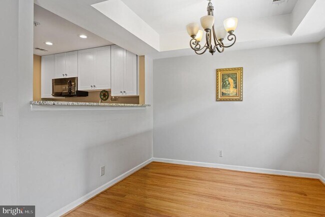 Building Photo - 5705 Chapman Mill Dr