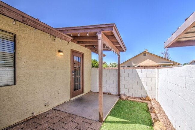 Building Photo - Beautiful 2 Bedroom Condo in Gilbert