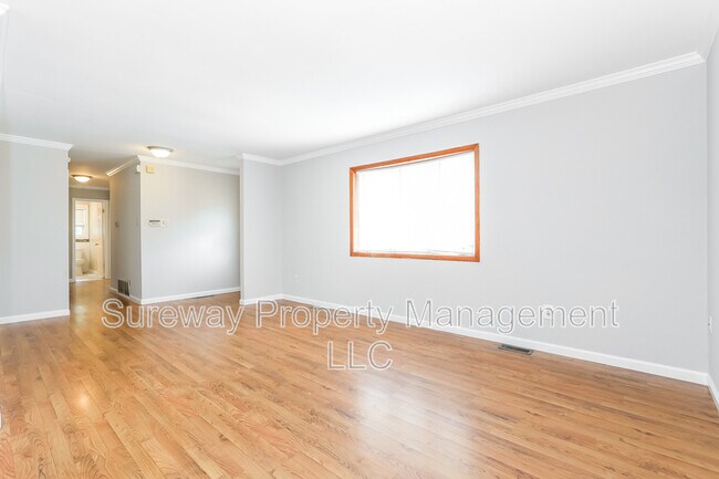 Building Photo - 534 Pardee Blvd