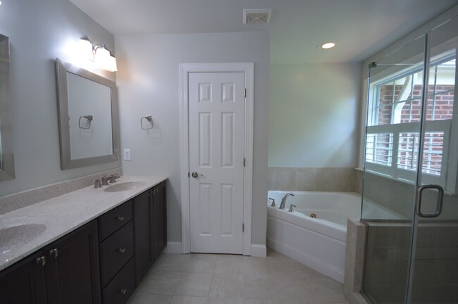 Building Photo - 103 Grande Dr