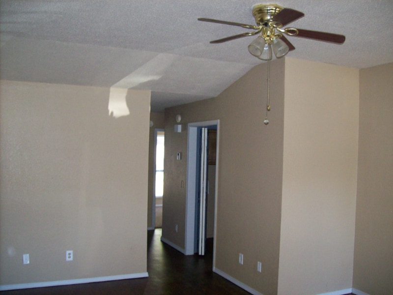 Building Photo - 410 S Greengate Dr