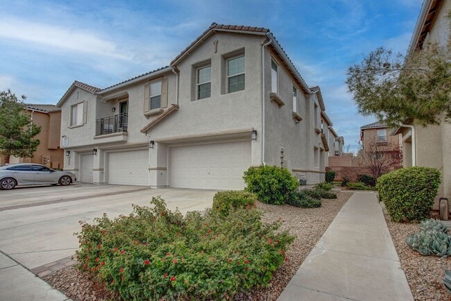 Building Photo - 27 Hudson Canyon St