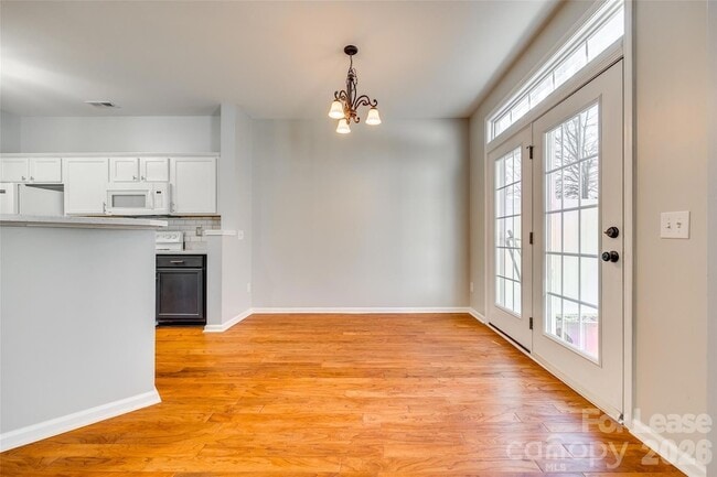 Building Photo - 618 Bayou Cir