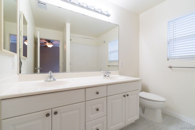 Building Photo - CENTRAL AC 3BR 2.5BA w/2-Car Garage & Backyard @ Spinnaker, Ewa Beach!