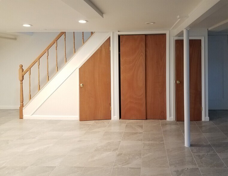 Building Photo - 188-07 Dunkirk Drive