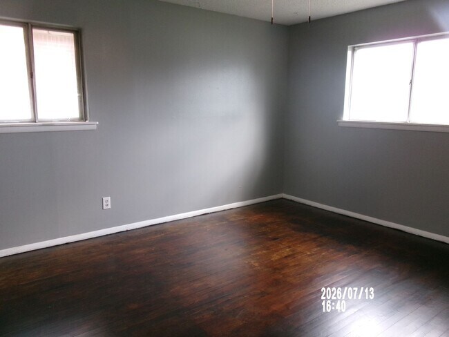 Building Photo - 1319 NW Carroll Dr