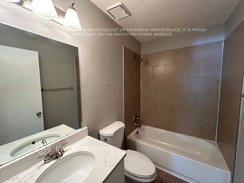 Building Photo - 450 Padens Chase Ct