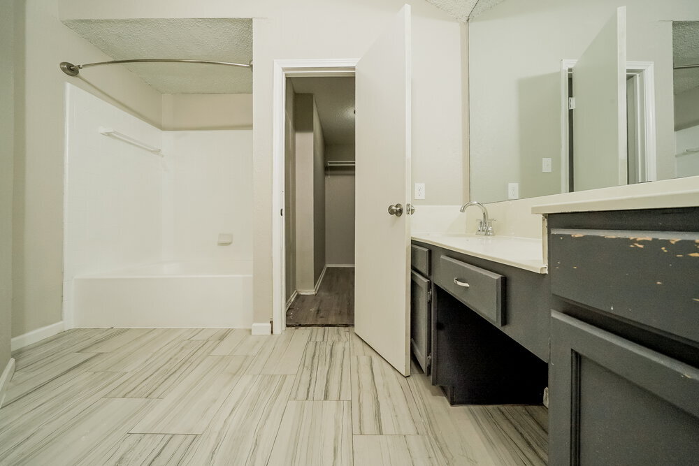 Building Photo - 1307 Jasmine Dr