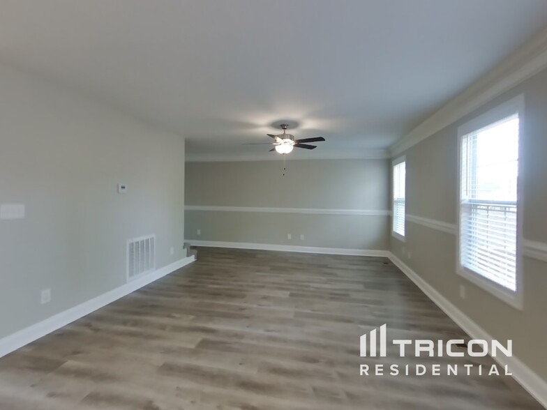 Building Photo - 509 Sourwood Dr